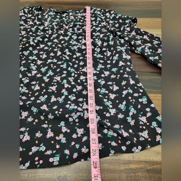 Lane Bryant Tiered Ruffle Sleeve V-Neck Floral Blouse Black 3/4 Sleeve Siz 18/20 - Picture 8 of 11